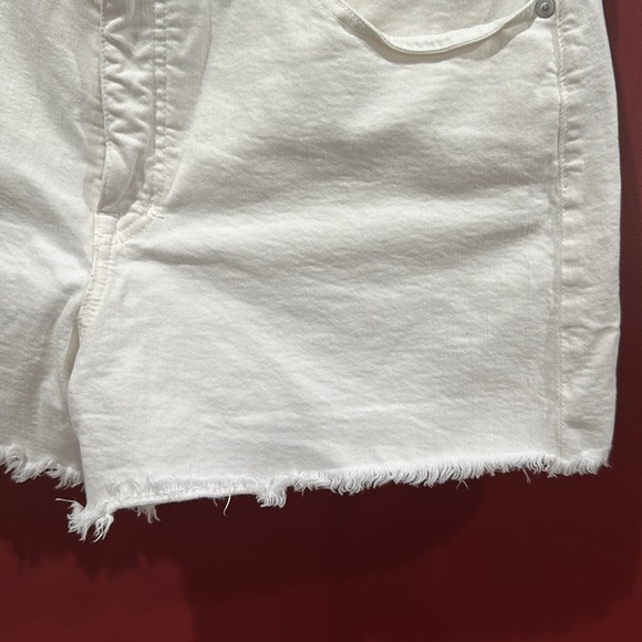 Madewell High-Rise Raw Hem Tile White Denim Shorts
Size 32 - Picture 3 of 8